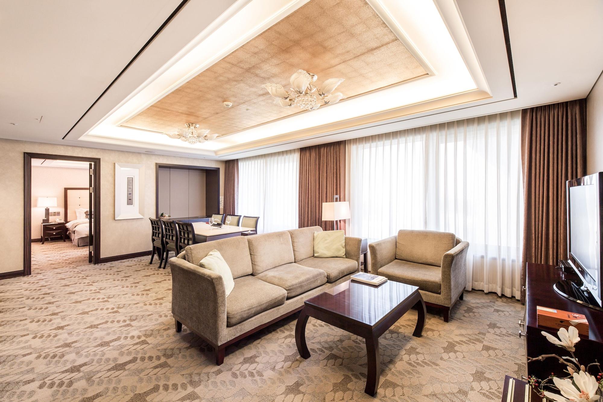 Sun & Casino Hotel